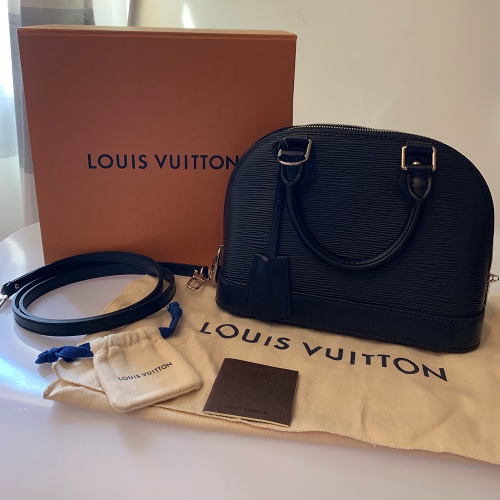 ❤️SOLD❤️Authentic Louis Vuitton Alma BB Epi Noir